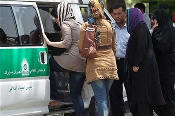 برلماني إيراني: عودة "شرطة الأخلاق" ستؤدي لـ"إسقاط النظام"