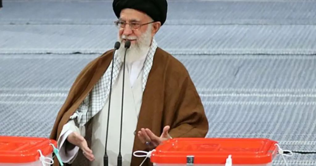 ناشط سياسي: خامنئي يغمض عينيه عن "الحقائق الكارثية".. والإيرانيون لن يصوتوا في الانتخابات