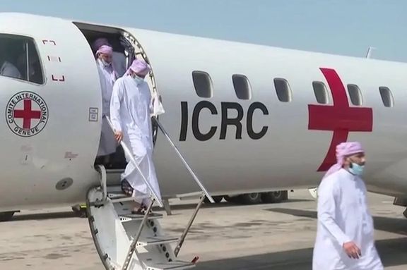 عربستان سعودی روند انتقال بیش از صد زندانی آزاد شده حوثی به یمن را آغاز کرد