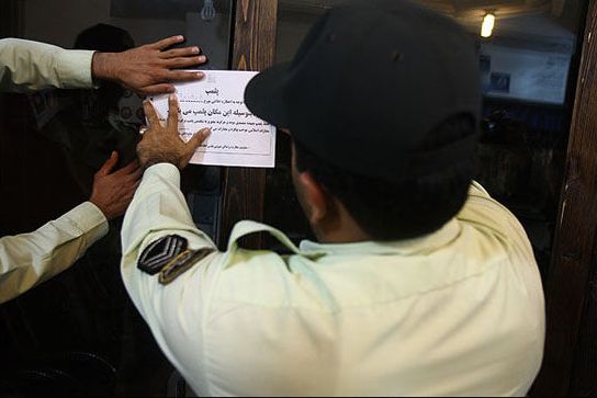 دادستان کاشمر: یک کافه که از مشتریانش خواسته بود با رقص وارد شوند، پلمب شد