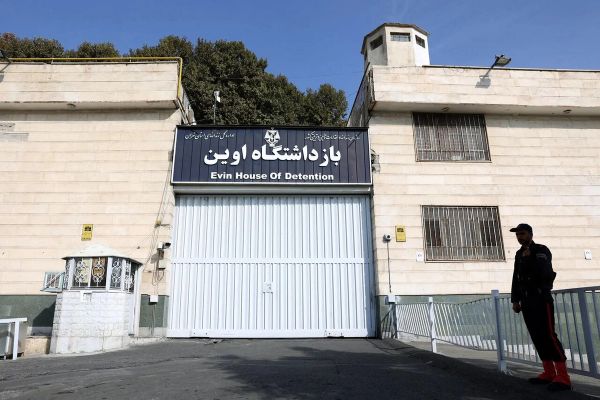 تصمیم اجرای حکم اعدام احسان افرشته، زندانی سیاسی، با مقاومت دوباره زندانیان اوین همراه شد
