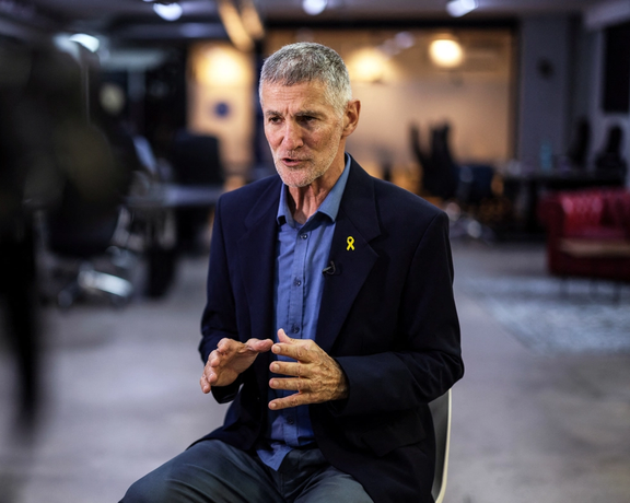 رئيس الحزب الديمقراطي الإسرائيلي: آمل أن يدافع الجيش بحزم عن إسرائيل ضد إيران