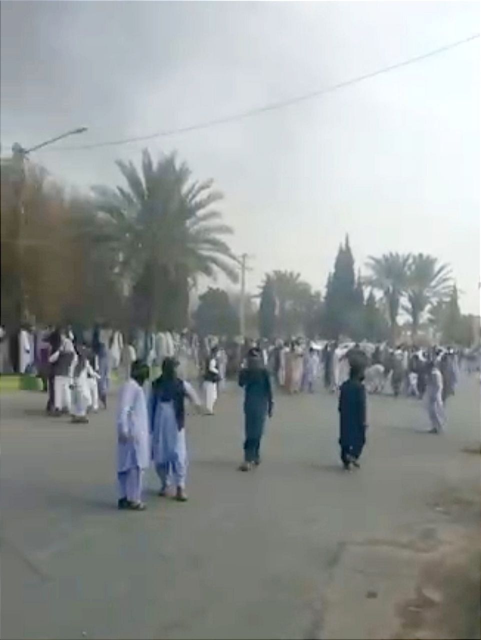 اطلاعات تازه از خروش مردم خاش؛ مولوی عبدالحمید خواهان پاسخگویی حکومت درباره کشتن ۱۶ نفر شد