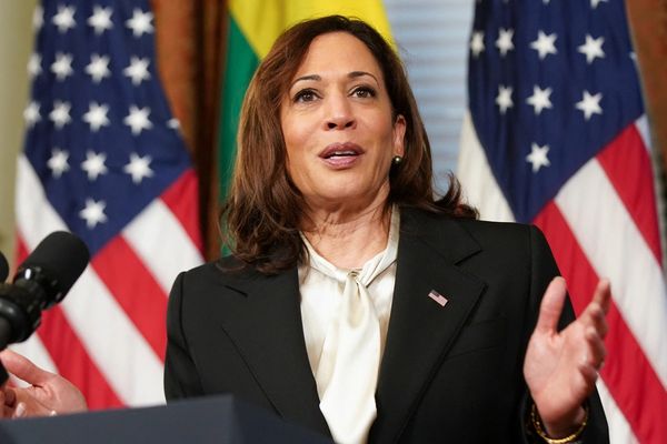 US VP Calls Courage Of Iranian Women 'Inspirational'