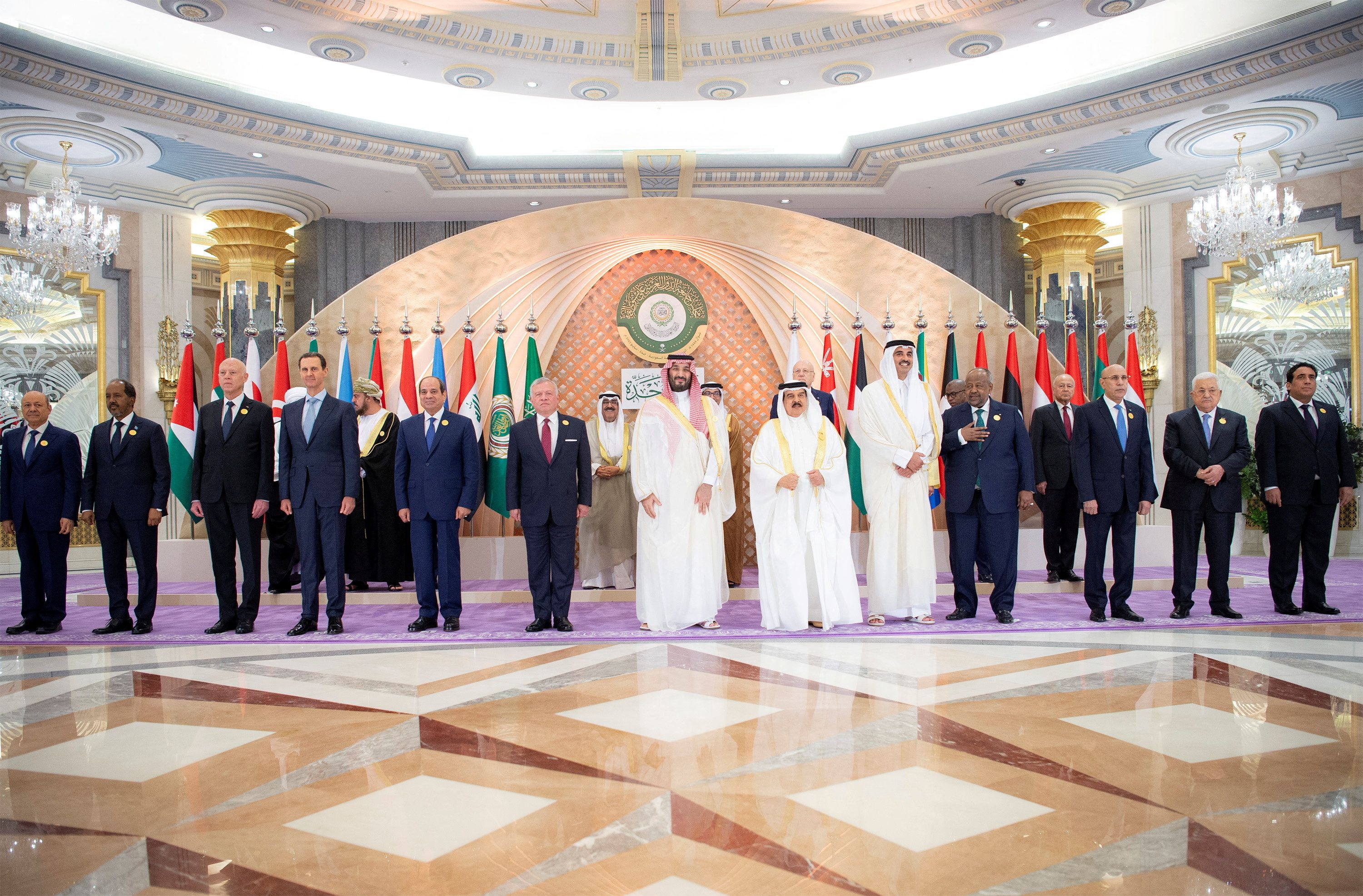 Arab Leaders pose for a family photo ahead of the Arab League Summit in Jeddah, Saudi Arabia, May 19, 2023.