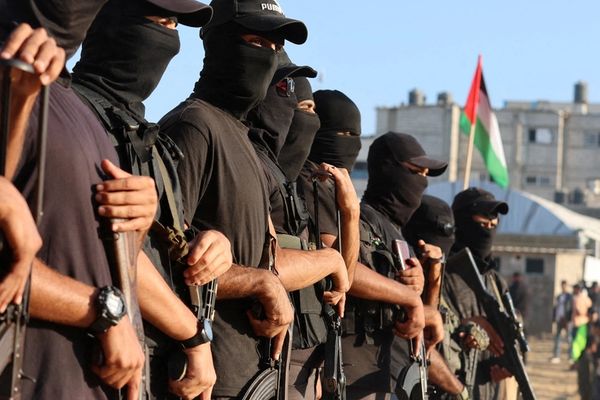 رسانههای اسرائیل تصاویری از اعدام فلسطینیها به دست حماس، با شلیک به سر آنها منتشر کردند