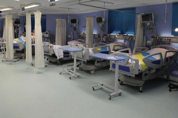 رئیس بیمارستان سوانح سوختگی مطهری: حتی یک تخت استاندارد سوختگی در بخش دولتی وجود ندارد