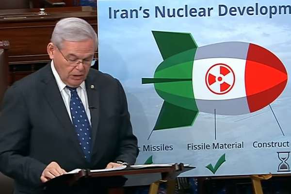 US Senators Call For Change In US Policy Towards Iran