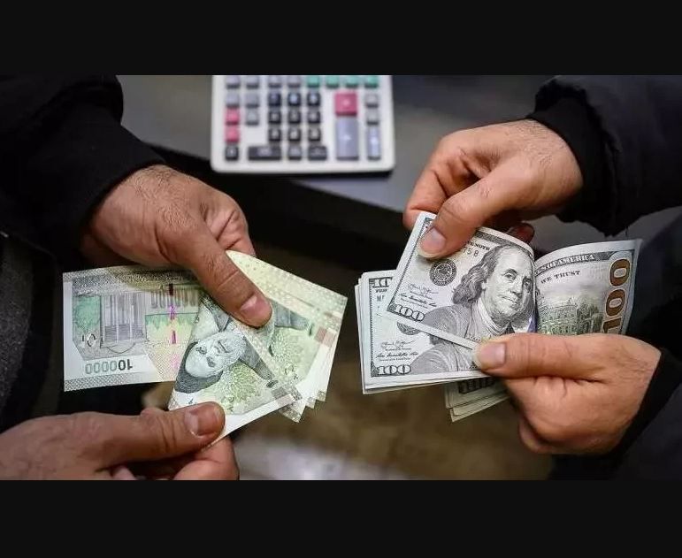 دولت متمرکز بر ارز شهروندان؛ ادعای فرزین: ۱۶ میلیارد دلار ارز در صندوق‌های امانات مردم است