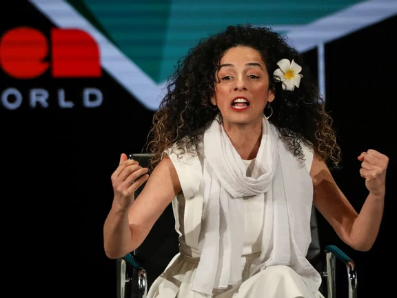 متهم بمحاولة اغتيال الصحافية الإيرانية علي نجاد يعترف بـ"التآمر للقتل مقابل المال"