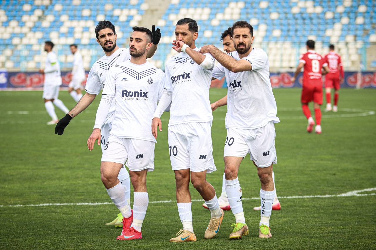 باخت پرسپولیس به ملوان در ورزشگاه خالی از تماشاگر قایقران