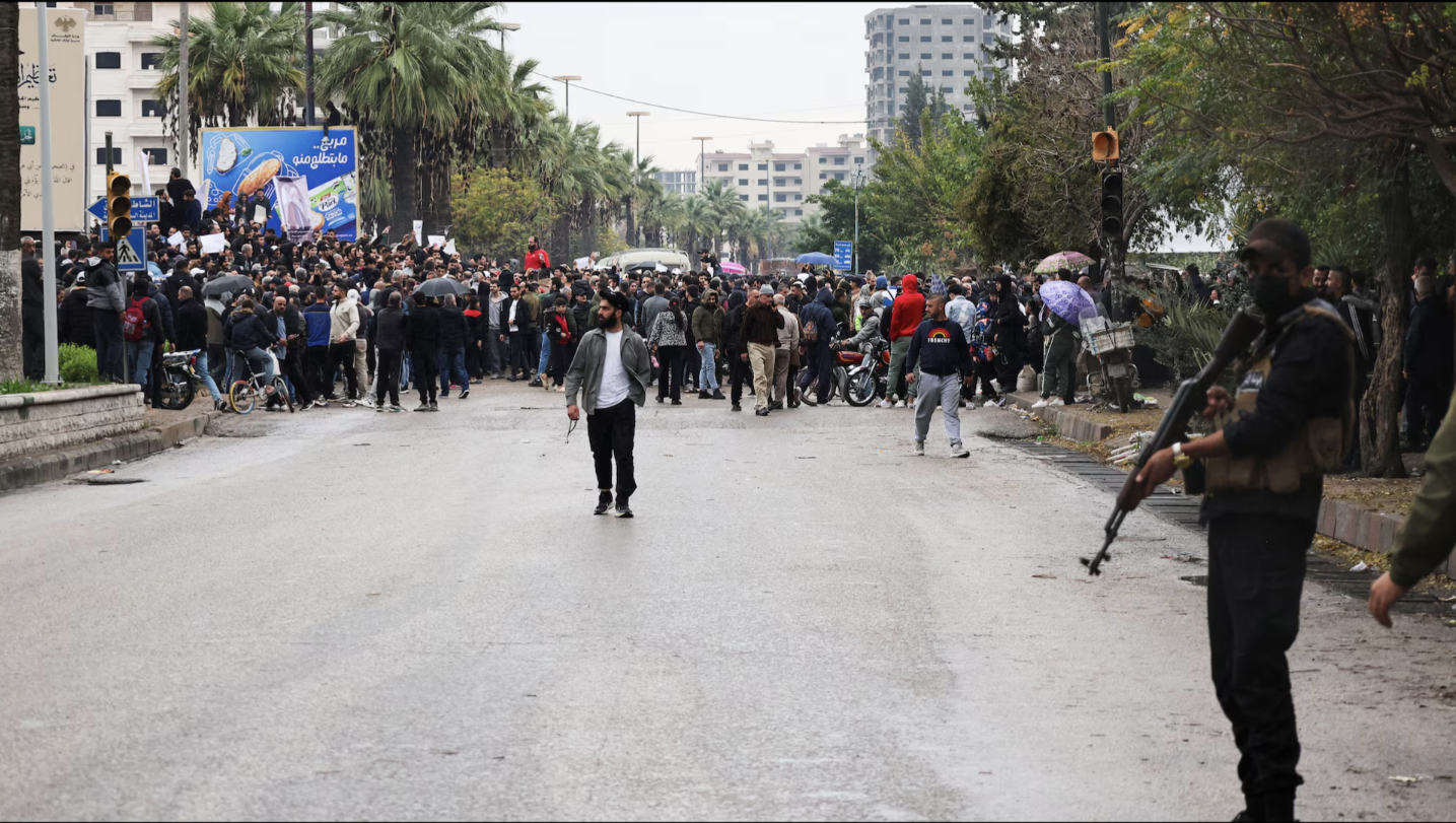 نیروهای امنیتی سوریه دو تجمع اعتراضی در لاذقیه را با شلیک گلوله متفرق کردند