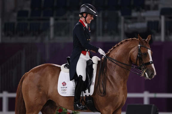 برنده سه طلای المپیک بهدلیل شلاقزدن «بیش از حد» به اسب خود یک سال محروم شد