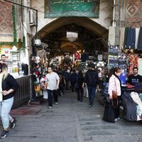 US should use Iran talks leverage to help Iranian people, veteran journalist says