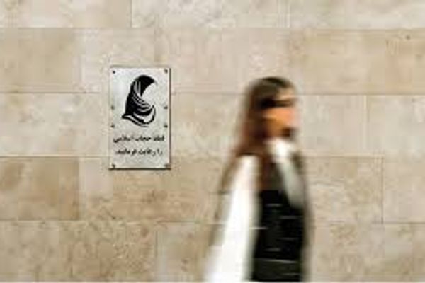 "القمع المظلم" في إيران.. عندما يدعي النظام المريض علاج المحتجين!