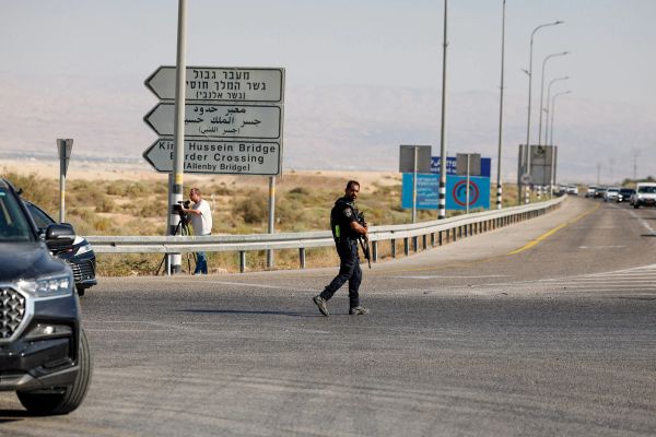 "جيروزاليم بوست": اعتقال 3 مواطنين أتراك لاتهامهم بتهريب أسلحة من إيران إلى إسرائيل