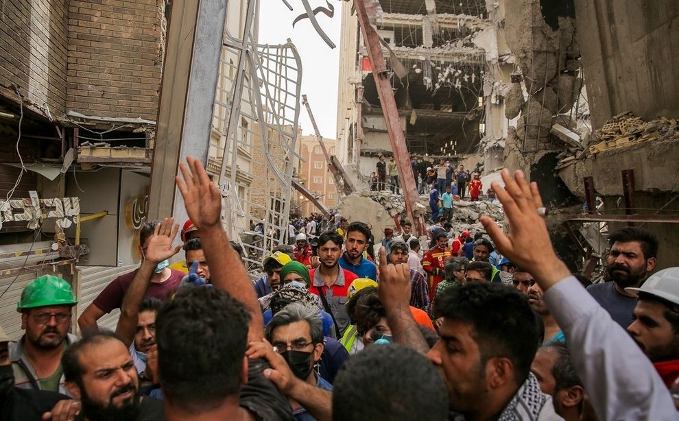 Pundits In Iran Point To Corruption As Cause Of Current Protests