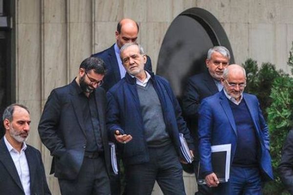 إيران تدرج "حفاضات الأطفال" ضمن نظام "القسائم التموينية" بعد الفواكه