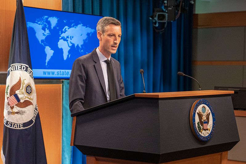 وزارت خارجه آمریکا: تغییر رژیم تنها به مردم ایران مربوط است، نه به آمریکا و سایرین