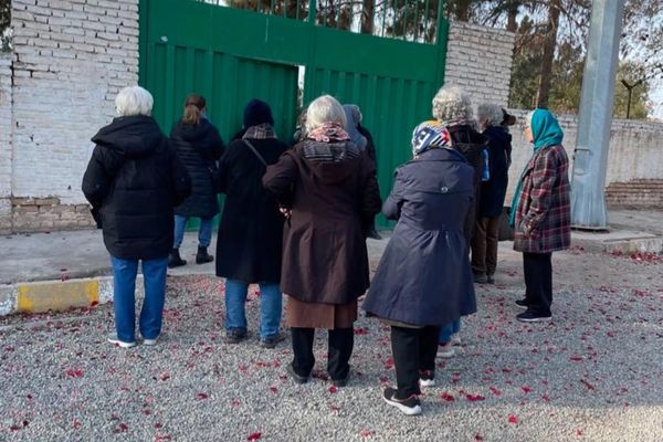 Families of prisoners executed in 1980s demand end to cemetery ban