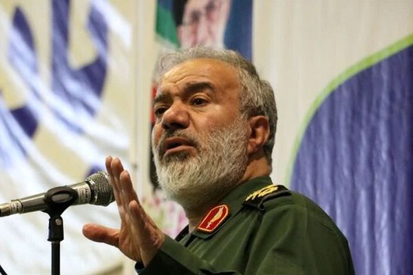 رییس گروه مشاوران فرمانده سپاه: مردم سمت برنده باشند نه ضدانقلاب و آمریکا