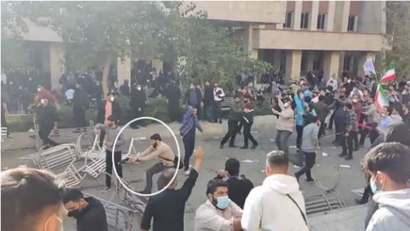 IRGC’s Basij members cracking down on university students in Tehran