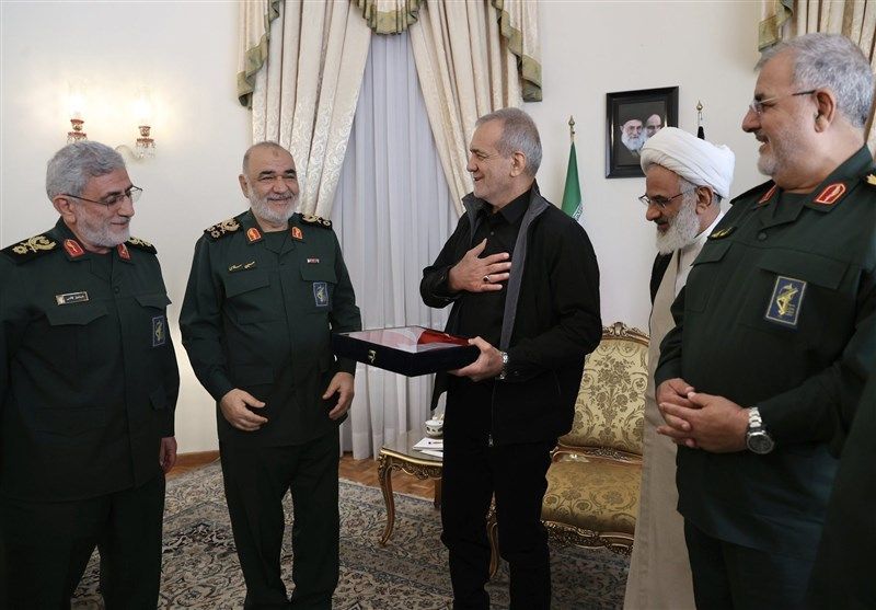 Iranian military talks tough while government blesses nuclear diplomacy 