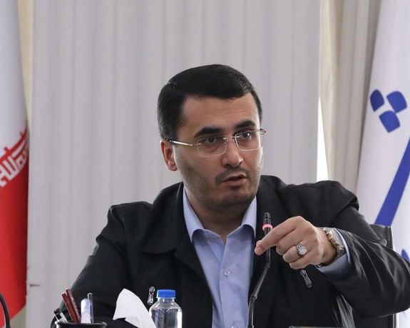 عضو هیئت رییسه مجلس: در مذاکرات برنامه هستهای خود را معامله نمیکنیم