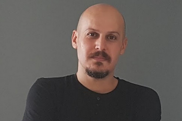 Iranian filmmaker puts kidney up for sale in sign of dire times