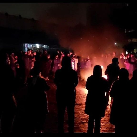 تداوم اعتراضات شبانگاهی؛ معترضان دوشنبه شب با شعار علیه جمهوری اسلامی راهی خیابانها شدند