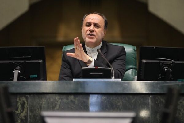 نایبرییس مجلس: در اهداف فرعی مثل اقتصاد مشکل داریم اما به هدف اصلی انقلاب نزدیکیم
