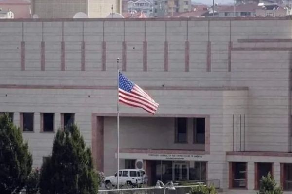 با تشدید تنشها در منطقه، شماری از کارکنان سفارت آمریکا در بیروت از لبنان خارج شدند