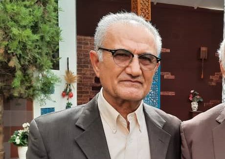 امیربازنشسته ارتش، شهرام رستمی می‌گوید در زمان فرماندهی قالیباف، نیروهای او برای تصاحب زمین‌های ارتش با تیربار به نیروهای ارتش حمله کردند و یک سرباز هوابرد شیراز را به قتل رساند.