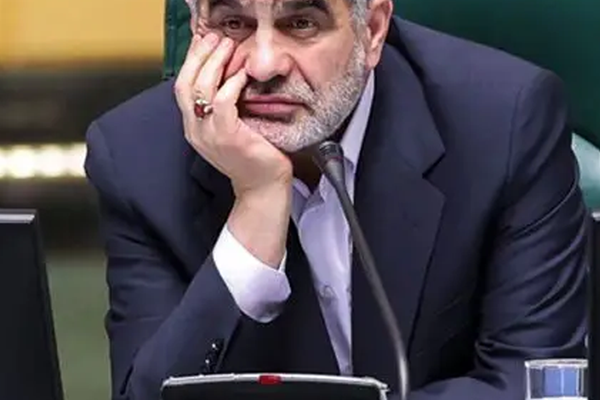 نائب رئيس البرلمان الإيراني: لن نجري أي مفاوضات مع "الشيطان الأكبر"