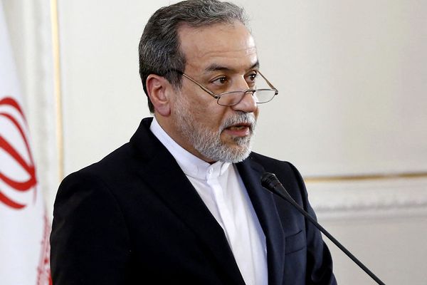 عباس عراقچی: در امور داخلی لبنان دخالت نمیکنیم اما از مذاکره استقبال میکنیم