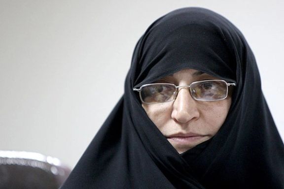 لاله افتخاری، نماینده سابق تهران: زنان همسر و فرزندانشان را وادار به شرکت در انتخابات کنند