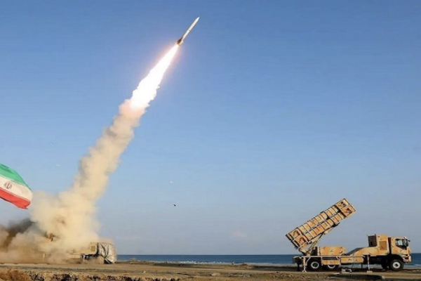 موقع إسرائيلي: إيران تعيد بناء قدراتها الصاروخية.. والحرب قد تشتعل من جديد