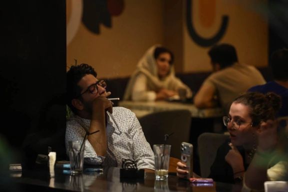 فرهنگ کافهنشینی در ایران زیر فشار بحران اقتصادی در حال فروپاشی است