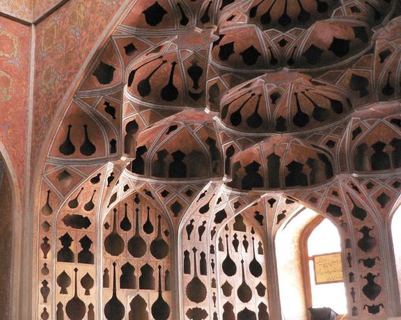 مقام مرکز تحقیقات راه و شهرسازی: تمام بافت تاریخی اصفهان در خطر فرونشست قرار دارد