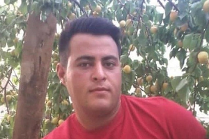 مادر احسان خدادادی، زندانی سیاسی محکوم به اعدام، بر بیگناهی فرزندش تاکید کرد
