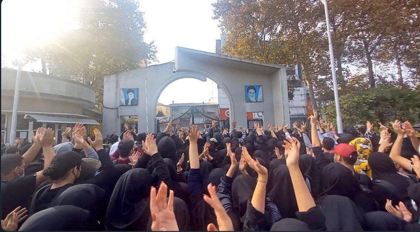 Most Iranians Support Protesters, Says Tehran Pundit