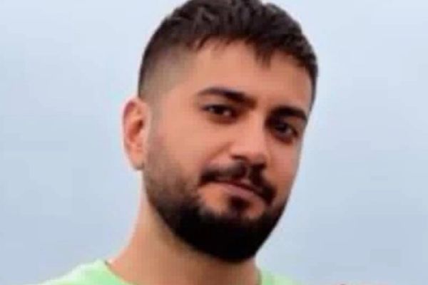 احمدرضا محراببیک، در اصفهان با شلیک مستقیم نیروهای امنیتی از پشت کشته شد