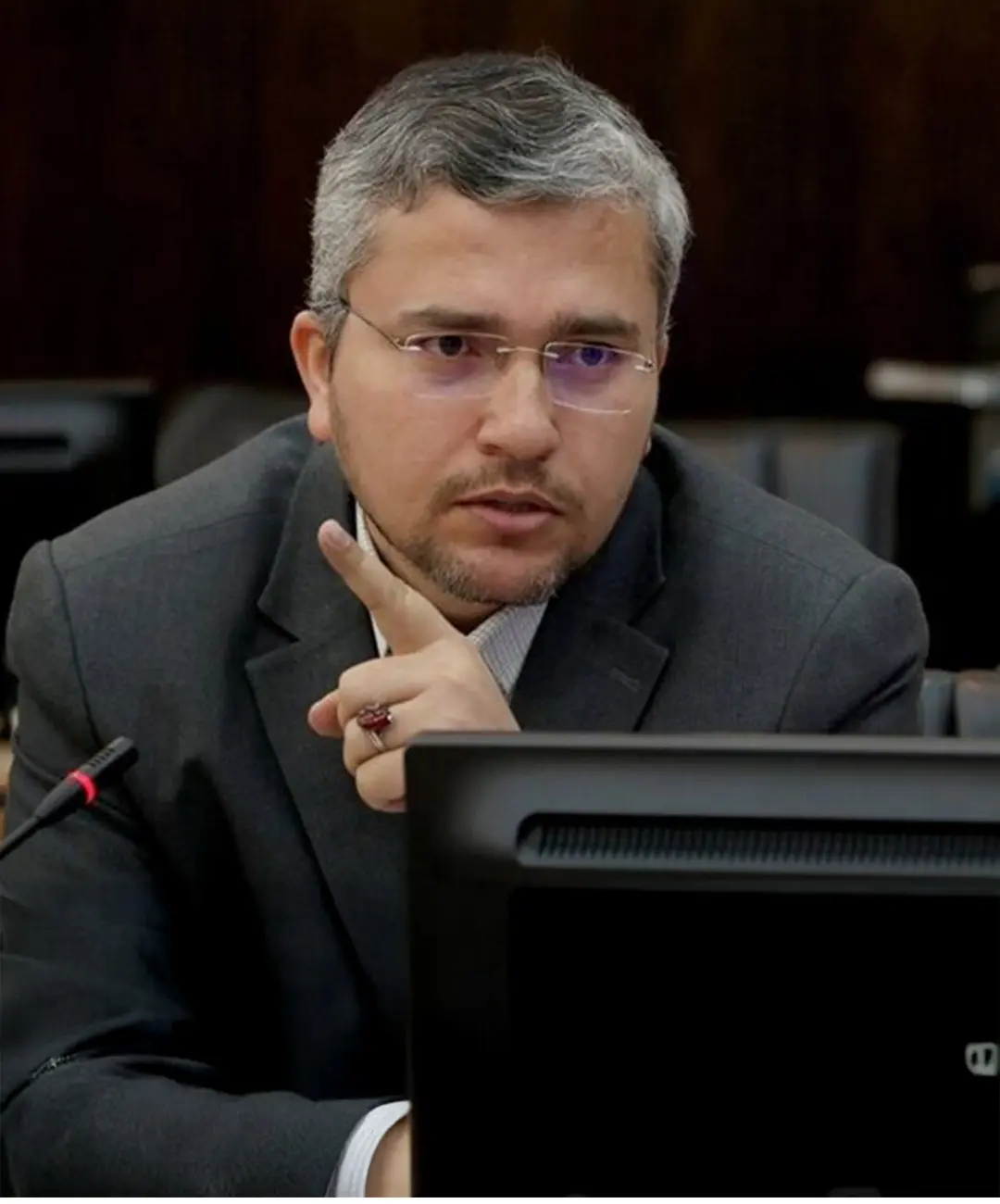 برلماني إيراني: تخصيب اليورانيوم بنسبة 90% أحد الخيارات في حال التعرض لهجوم