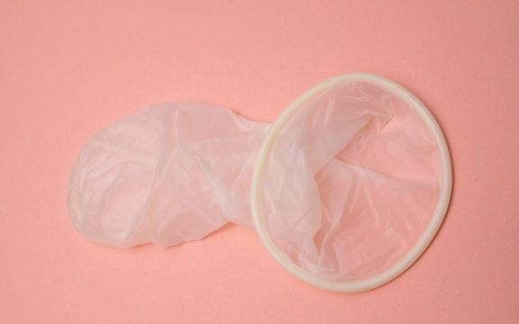 سازمان جهانی بهداشت درباره کاهش استفاده از کاندوم در میان نوجوانان هشدار داد