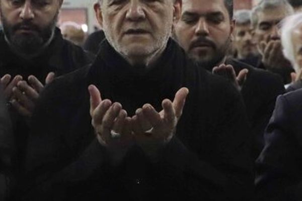 بزشكيان: نحن اليوم مستعدون حتى "للحوار مع المعارضة على أساس الإنصاف والعدالة"