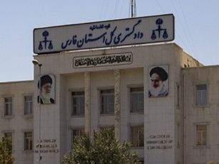مقام قضایی: فردی که مقابل دادگستری استان فارس خودسوزی کرد شاکی یک پرونده کلاهبرداری است