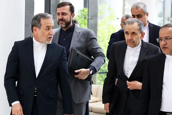 یک منبع ارشد ایرانی به رویترز: با میانجیها گفتوگویی برای آتشبس موقت انجام نشده است