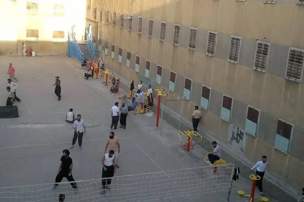 Concerns grow as Iran mixes political prisoners with criminals in jails