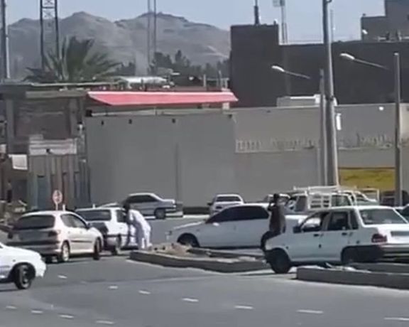 زعيم سُنة إيران يتبرأ من مهاجمة مركز شرطة زاهدان.. وتكهنات بوضعه تحت الإقامة الإجبارية