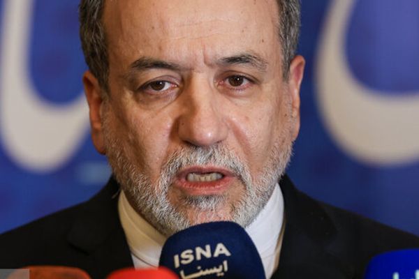 وزير الخارجية الإيراني: الولايات المتحدة نجحت في الهجوم على منشآتنا النووية